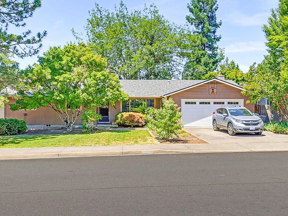 2nd image of 2533 Tahitian Ave
