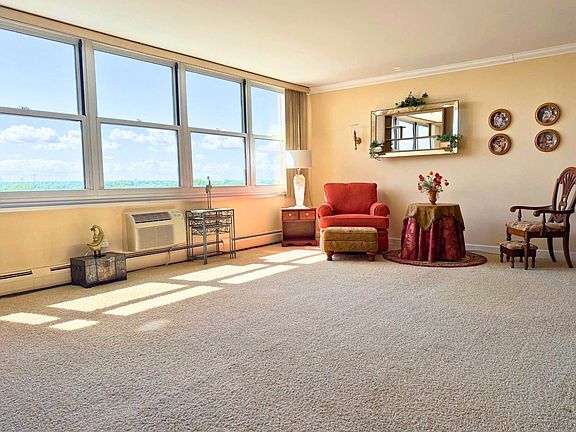 5th image of 33 N Main St APT 9F