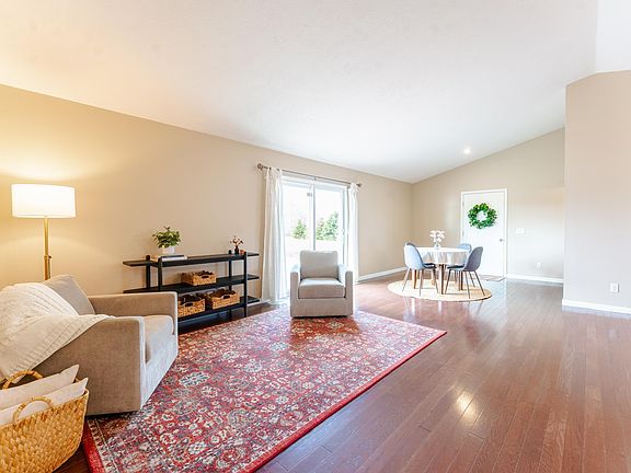 3rd image of 5865 Cherry Blossom Dr