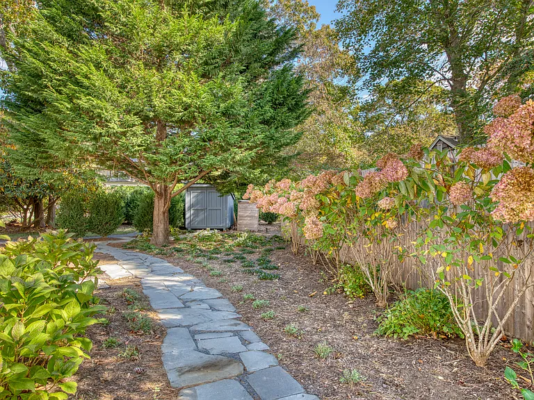 104 Sayres Path — Photo 12