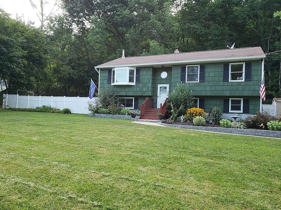 1st image of 23 Zinnia Dr
