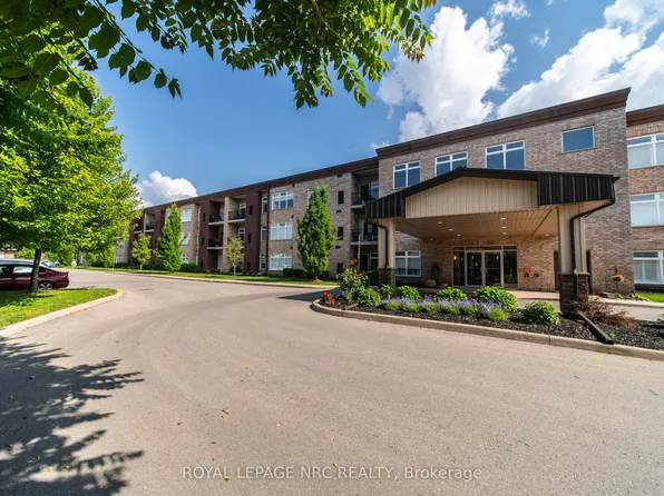 4644 Pettit Ave #102, Niagara Falls, ON L2E 0B4