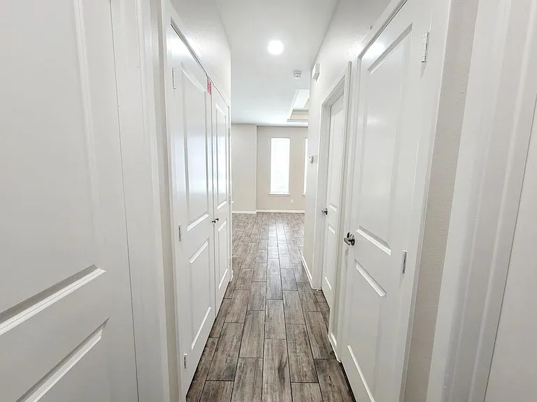 810 E Starr St #B — Photo 5