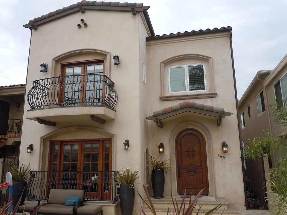 1st image of 166 Nieto Ave