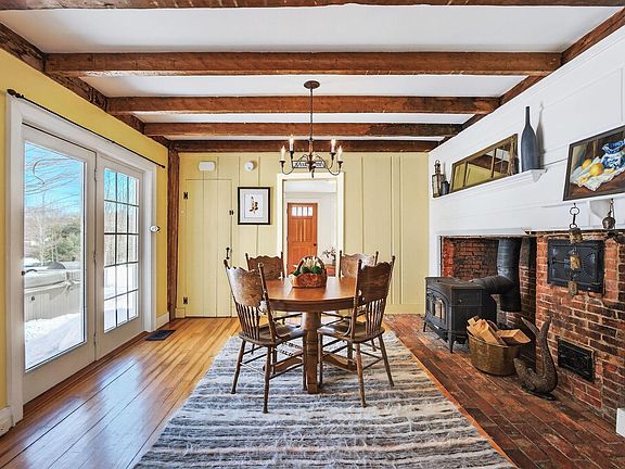3rd image of 392 Walnut Hill Road