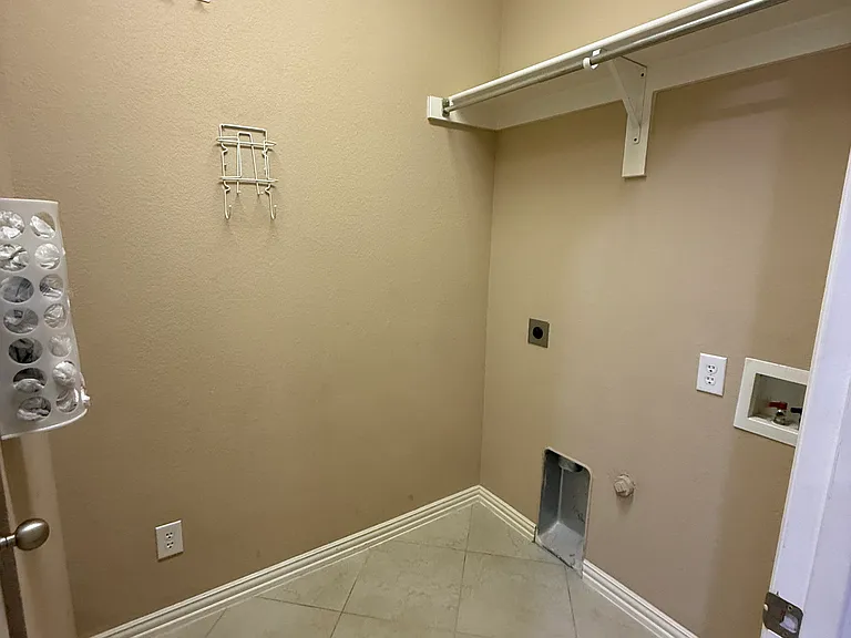 2200 Stone Creek Dr — Photo 20