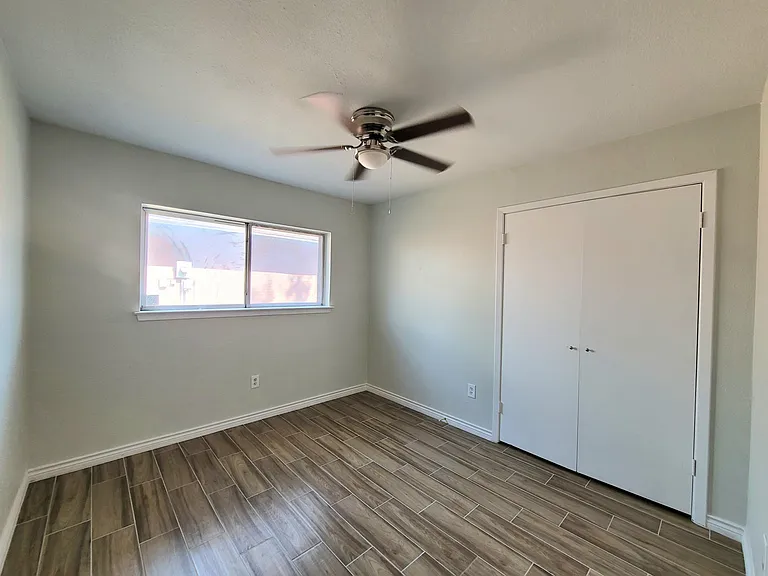 701 Salem Dr — Photo 7