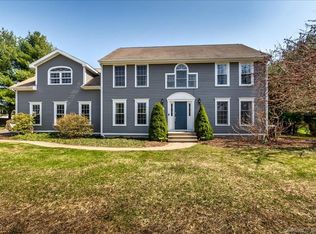 7 Sycamore Ln, Unionville, CT 06085