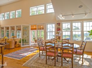 9 Blossom Hl, Lenox, MA 01240