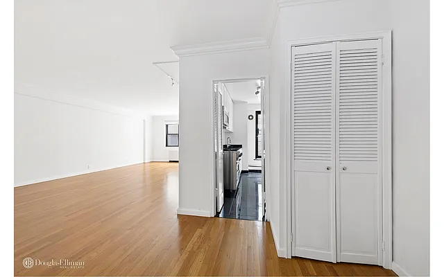 Rented by Douglas Elliman | media 19