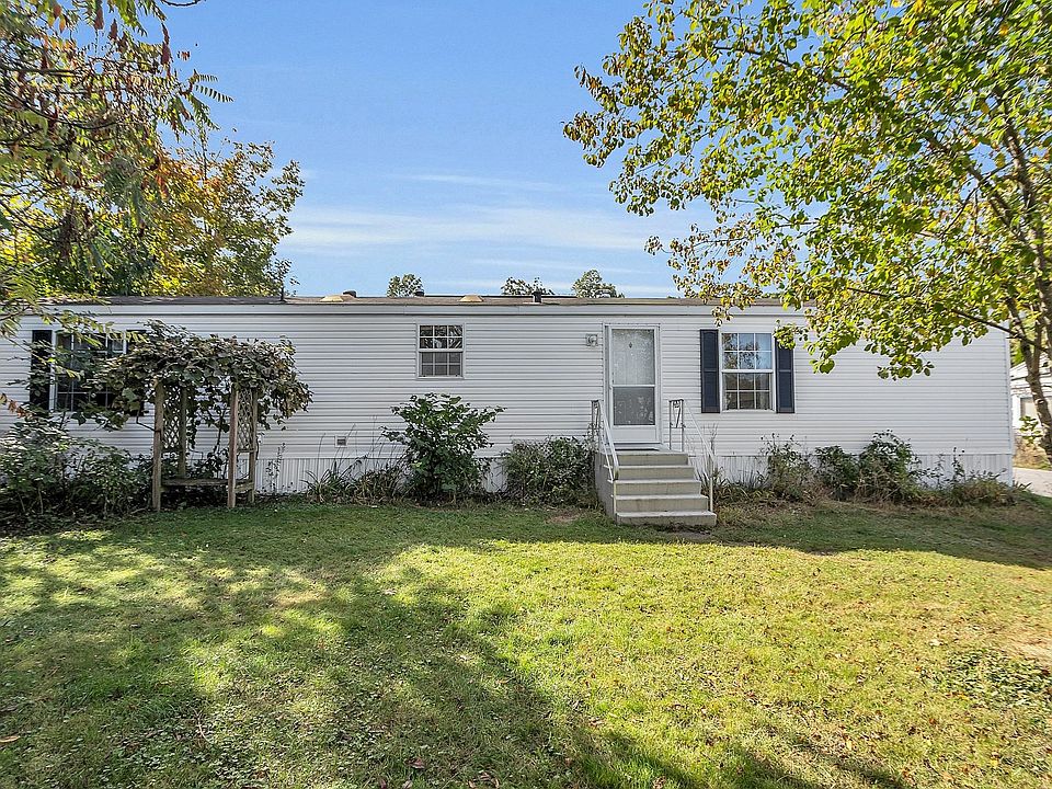 1st image of 18 Maple St #52