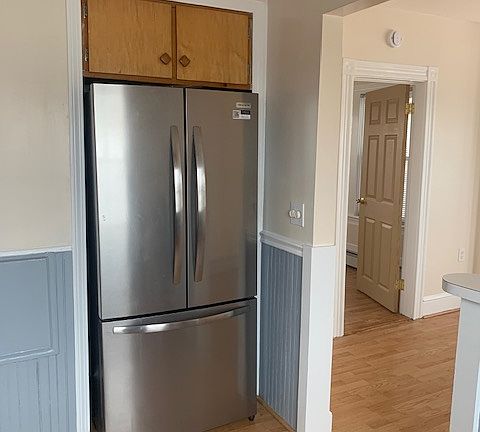 3rd image of 48 Cotter St Floor 2