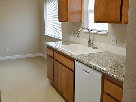 3rd image of 322 Lorraine Ave APT A