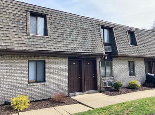 200 Milltown Rd #207, New Kensington, PA 15068