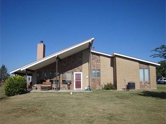 3rd image of 850 E Sundown Ln