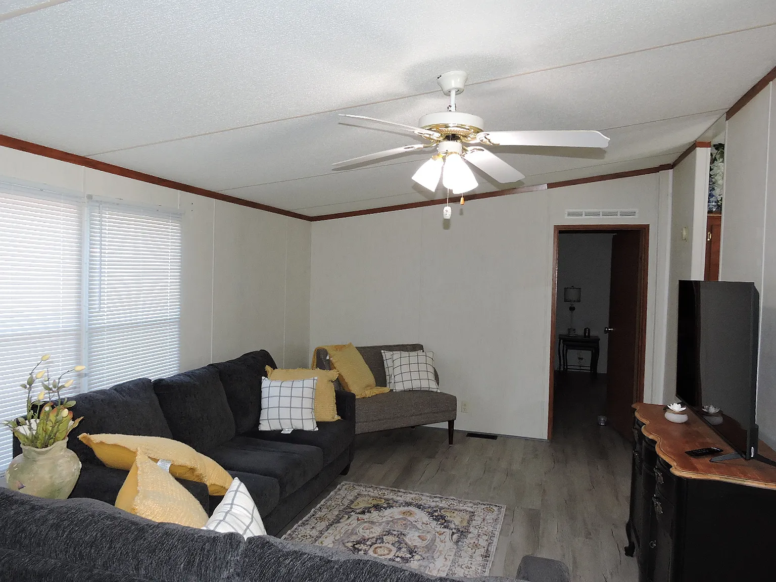 3 bed, 1152 sqft, $1,700 — Photo 3