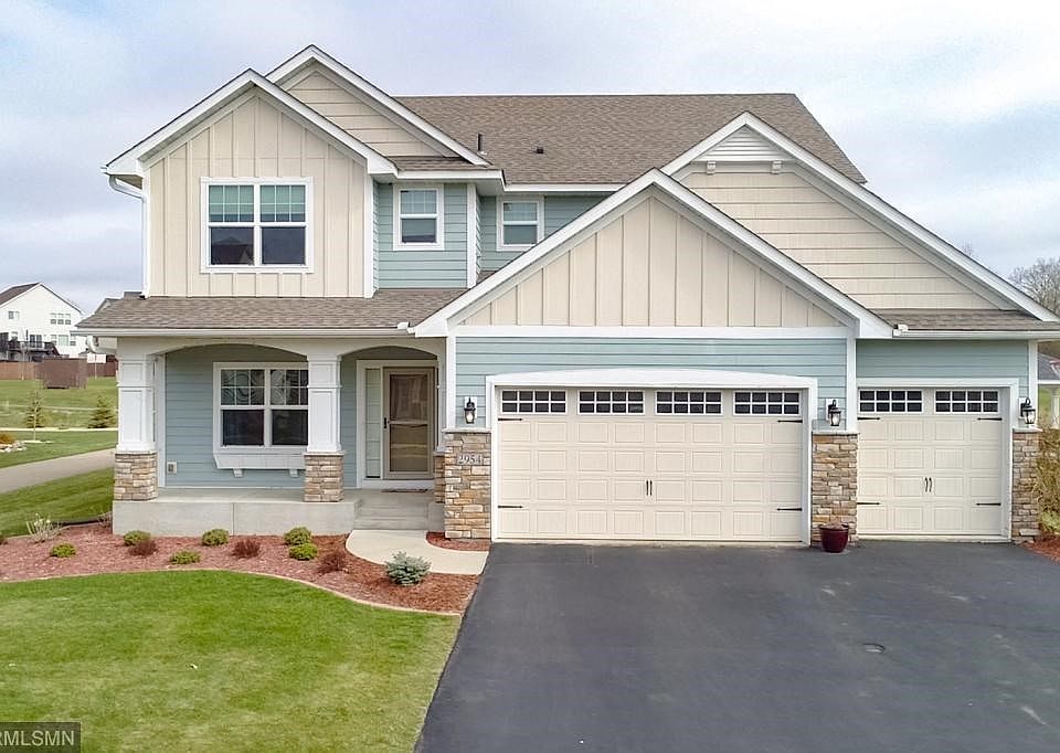 Beautiful two story home!