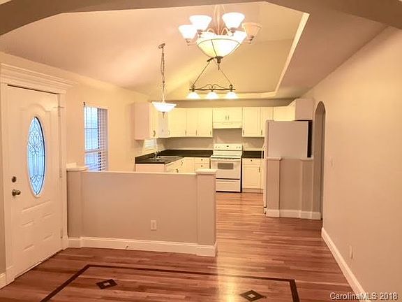 3rd image of 301 Carolina Ave