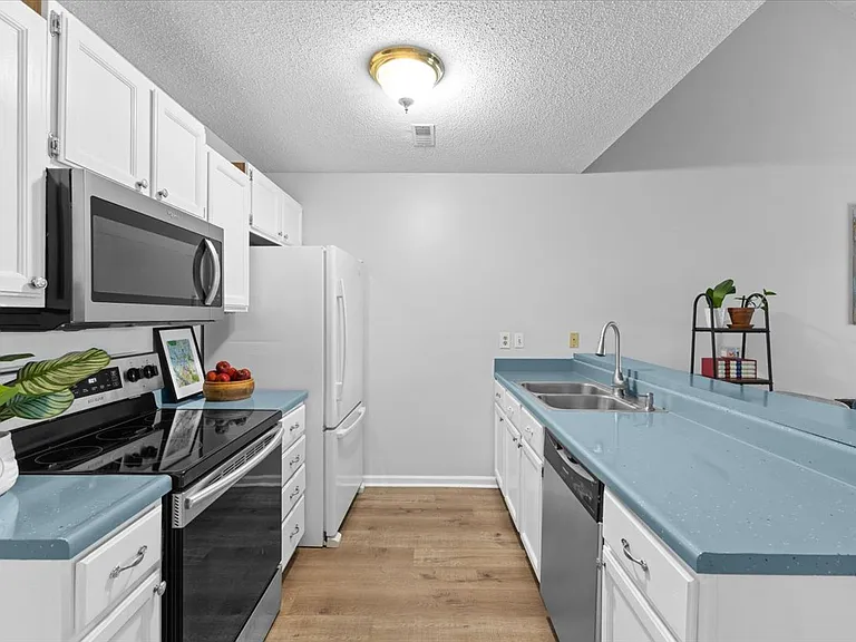 2672 Hitchcock Dr — Photo 14