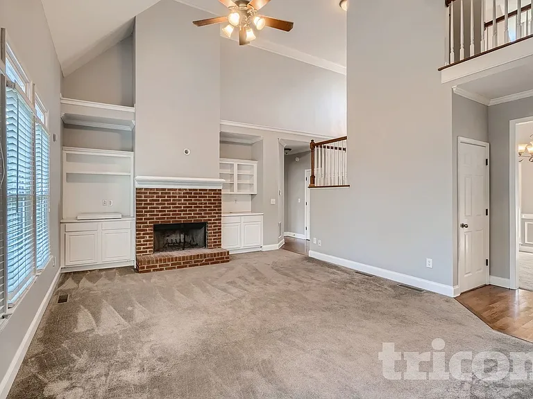 3587 Vern Way NE — Photo 3