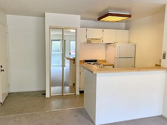 5th image of 217 Boardwalk Ave APT F
