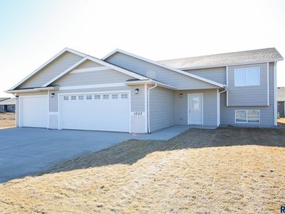 1007 Birch St, Harrisburg, SD, 57032