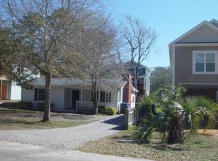 104 SW 2nd St, Oak Island, NC 28465