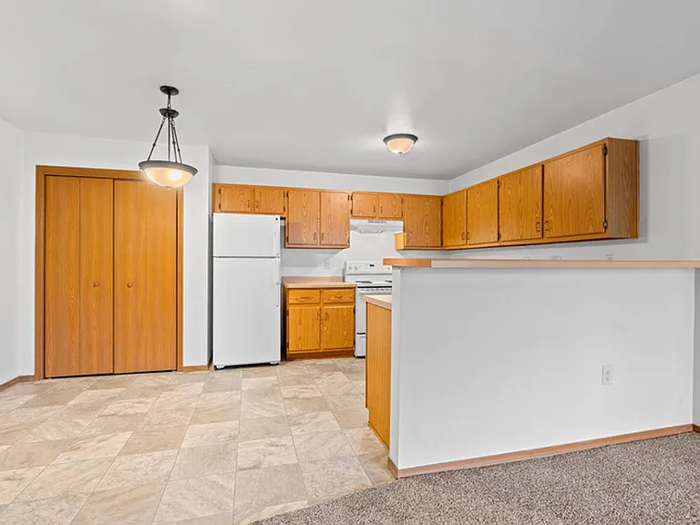 Gateway Estates Apartments — Photo 9