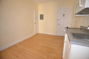 Rented by Manhattan Realty Group