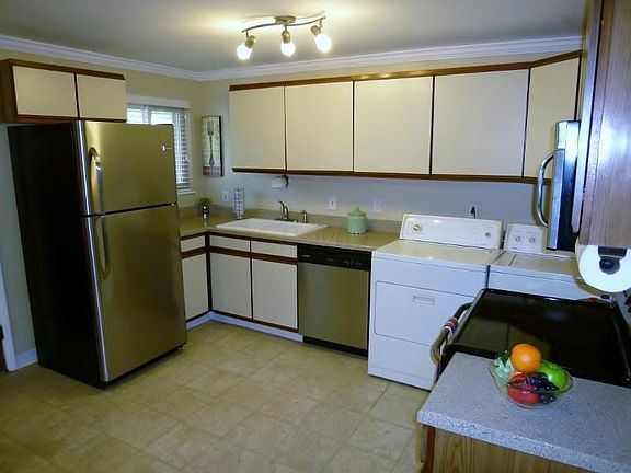 5th image of 1706 Stouder Dr