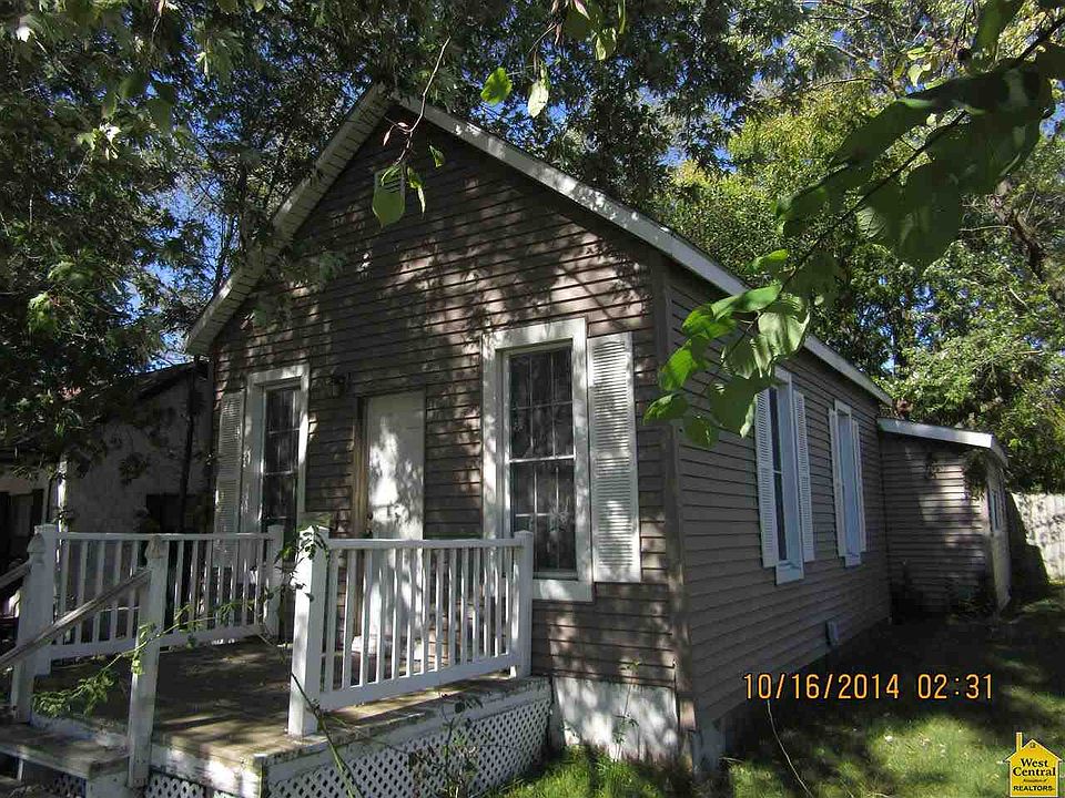 2nd image of 1121 E 13th St