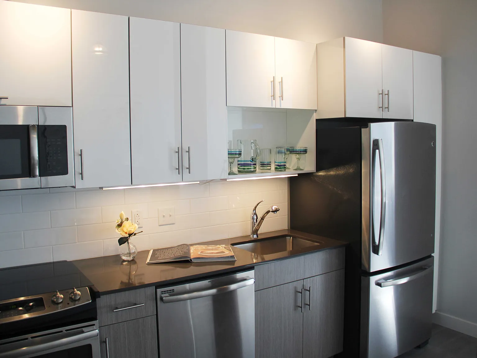 Hathaway Lofts — Photo 3