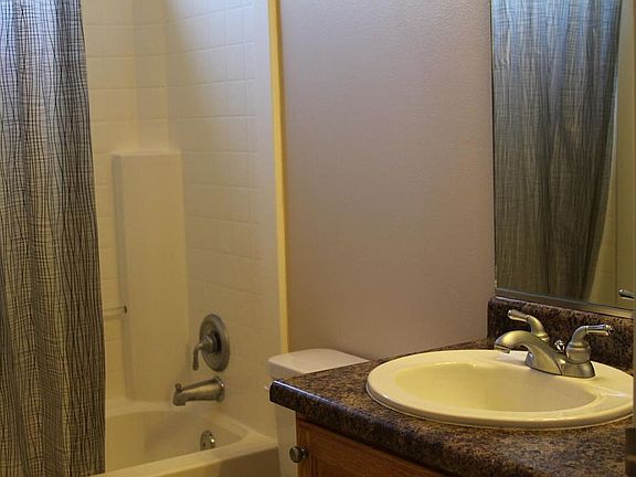 2nd image of 215 E Canterwood Dr