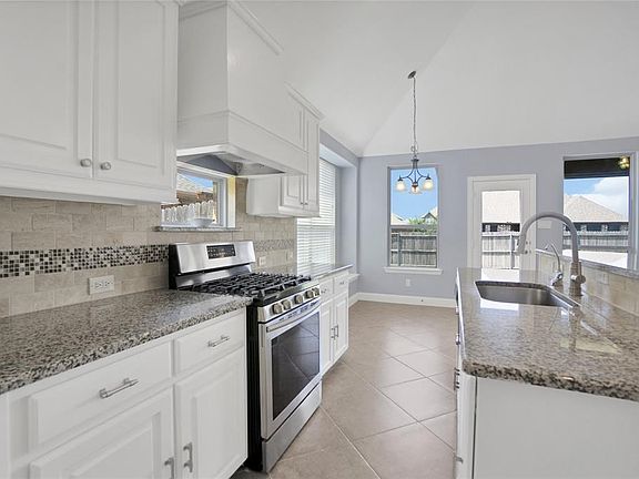 3rd image of 318 Hawks Dr