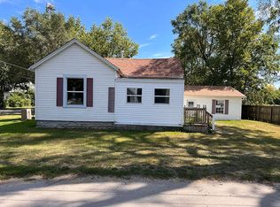 426 N Chestnut St, Momence, IL 60954