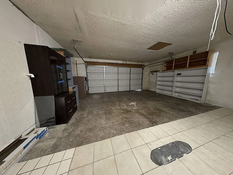 11231 Reddiford Ct — Photo 22