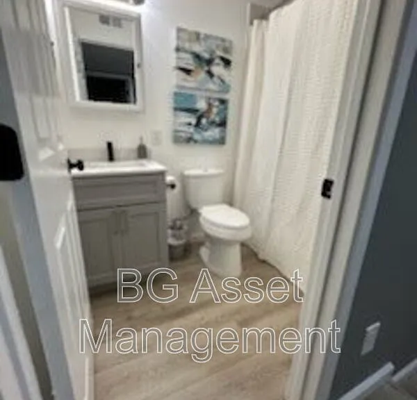2417 Northrop Ave #2 — Photo 8