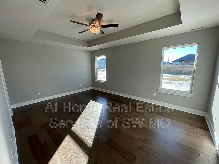 5943 S Iris Ln — Photo 9