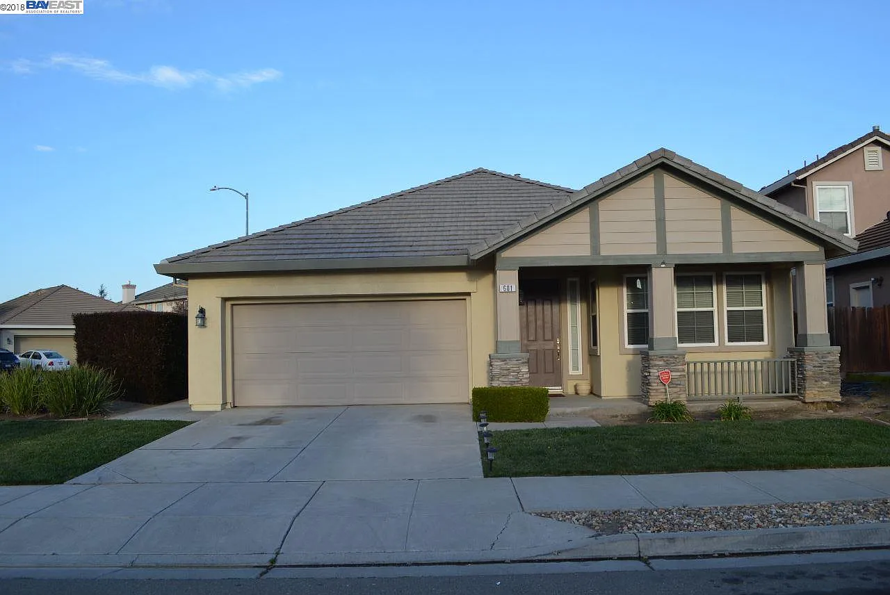 601 Glacier Way photo 1
