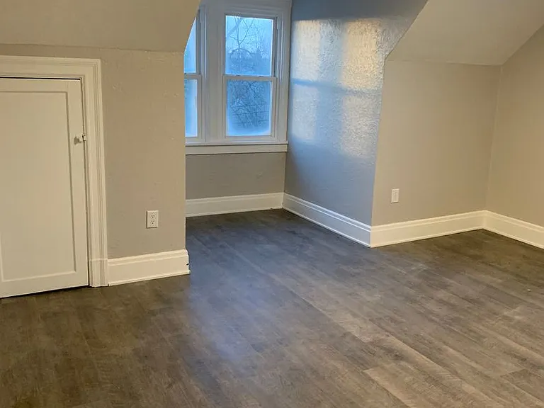410 Marlow St — Photo 5