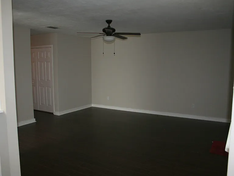 2308 Sylvan Ct — Photo 5