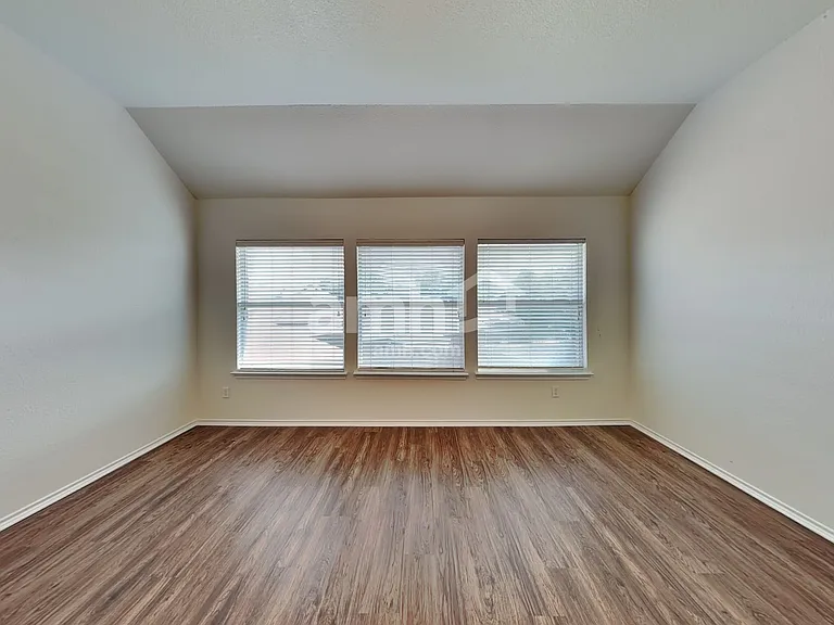 617 Bur Oak Dr — Photo 12