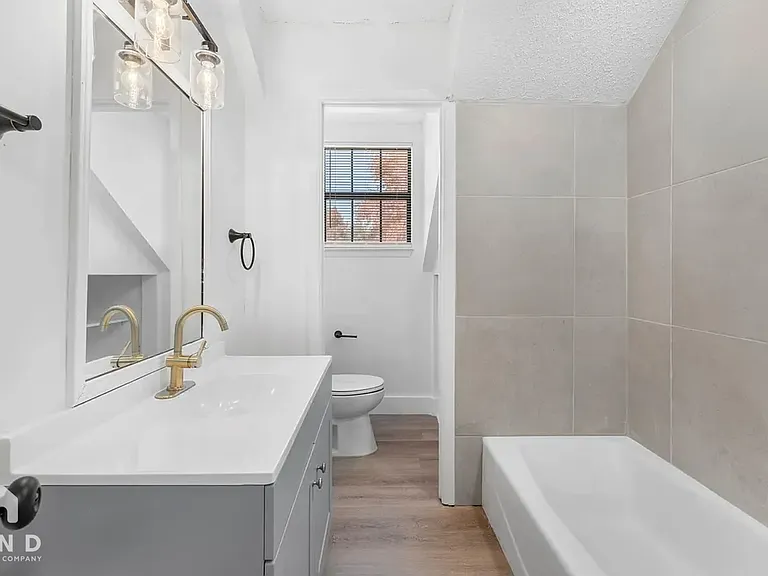 1215 Spring Lake Dr — Photo 8