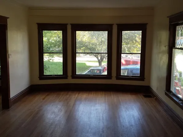 215 Wellington Ave SE, Grand Rapids, MI 49506