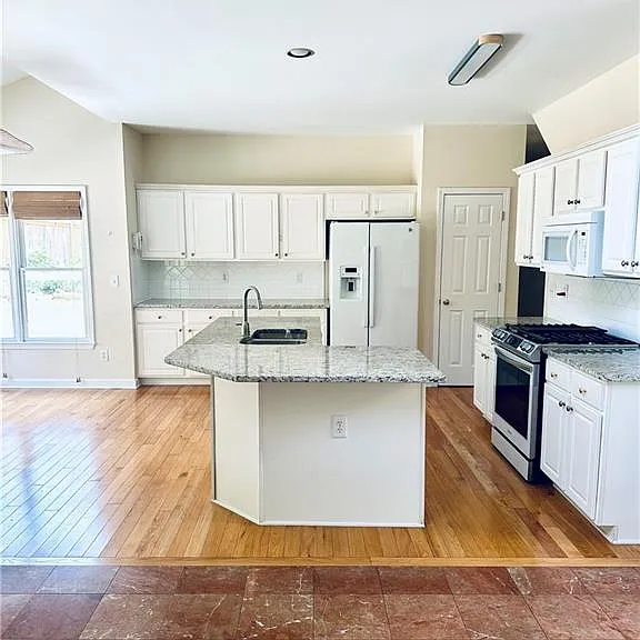 811 Valley Dr — Photo 6