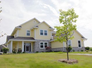 N61W13495 Cattail Ct, Menomonee Falls, WI 53051