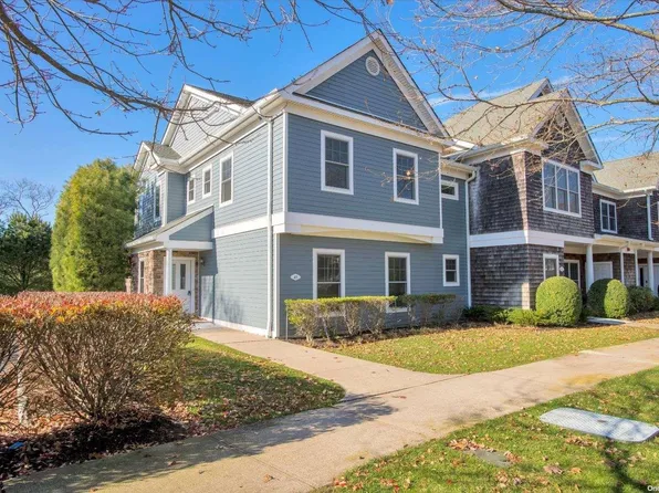 45 Savannah Lane #45, Southampton, NY 11968