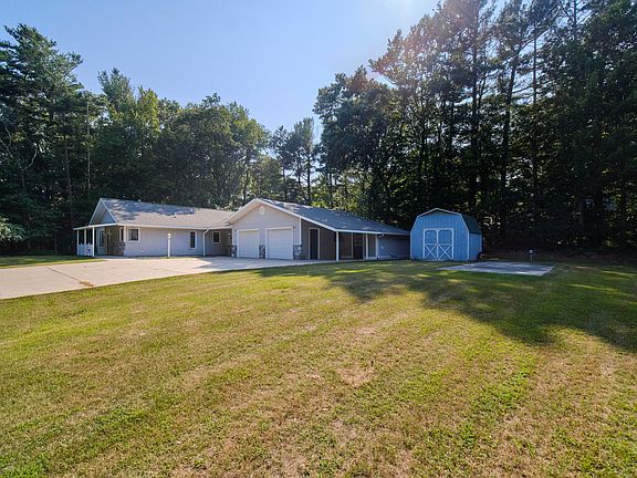 4th image of 3423 Balsam Rd