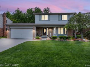 35833 Indigo Dr, Sterling Heights, MI