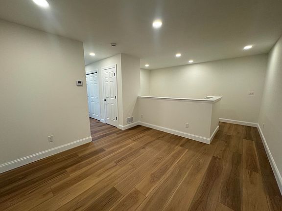5th image of 9B York Road